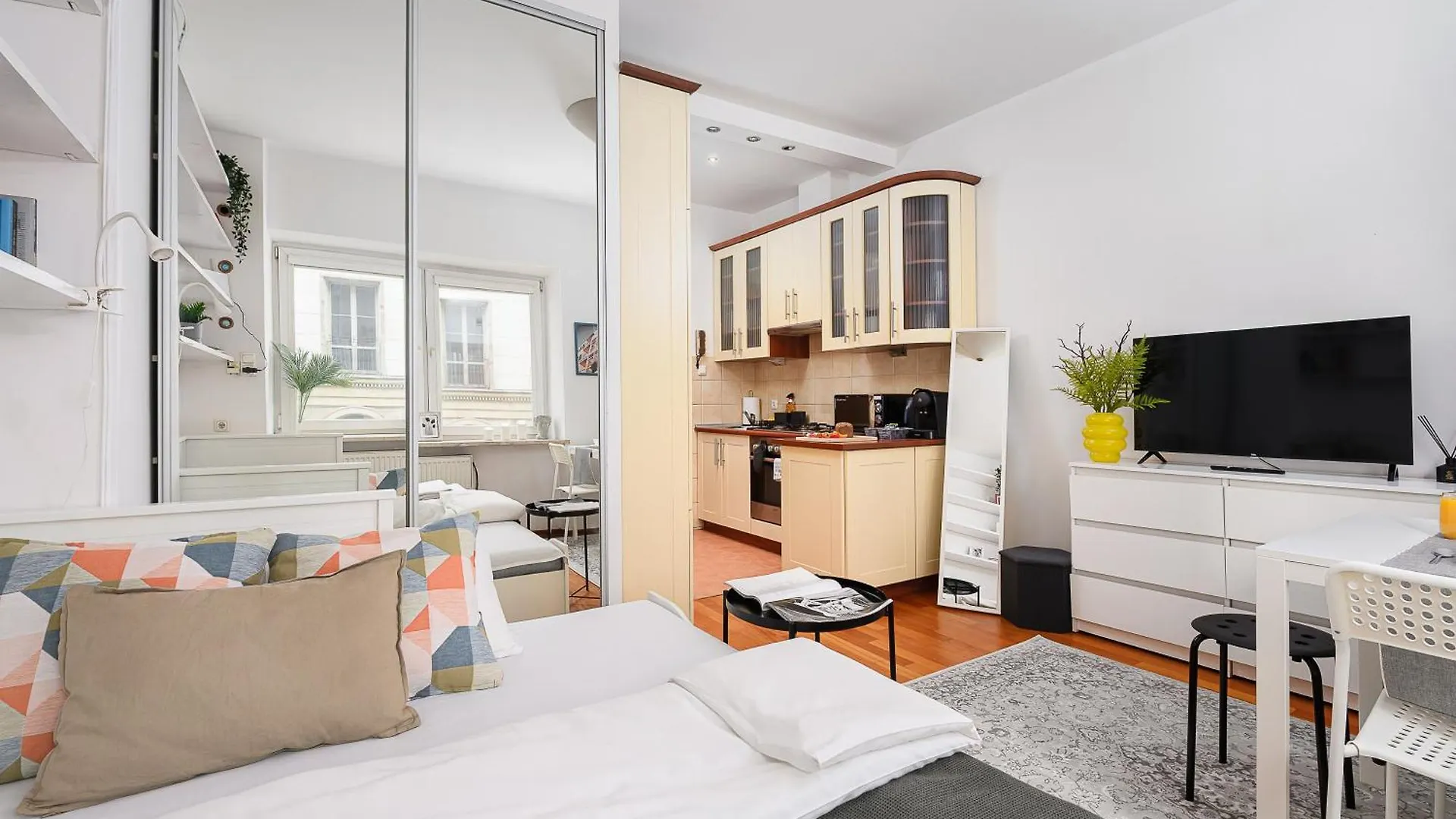 P&O Serviced Apartments Mazowiecka Warsaw 0*,  Poland